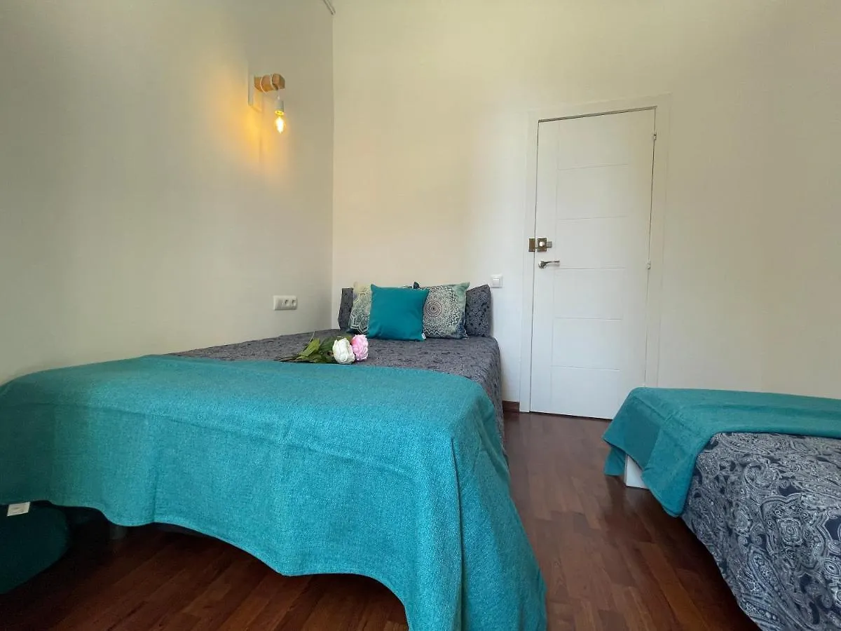 Rooms In Heart Of Gothic Barcelona Hostel