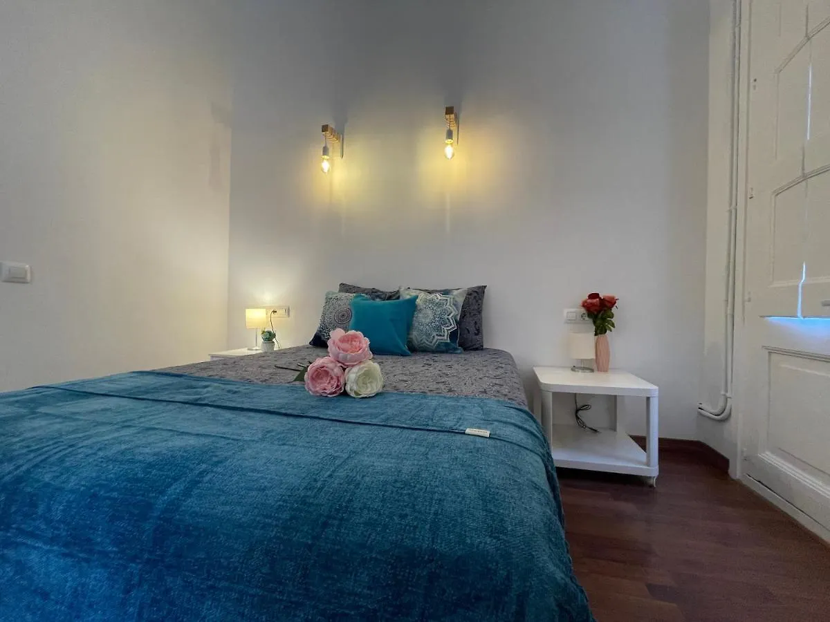 Rooms In Heart Of Gothic Barcelona