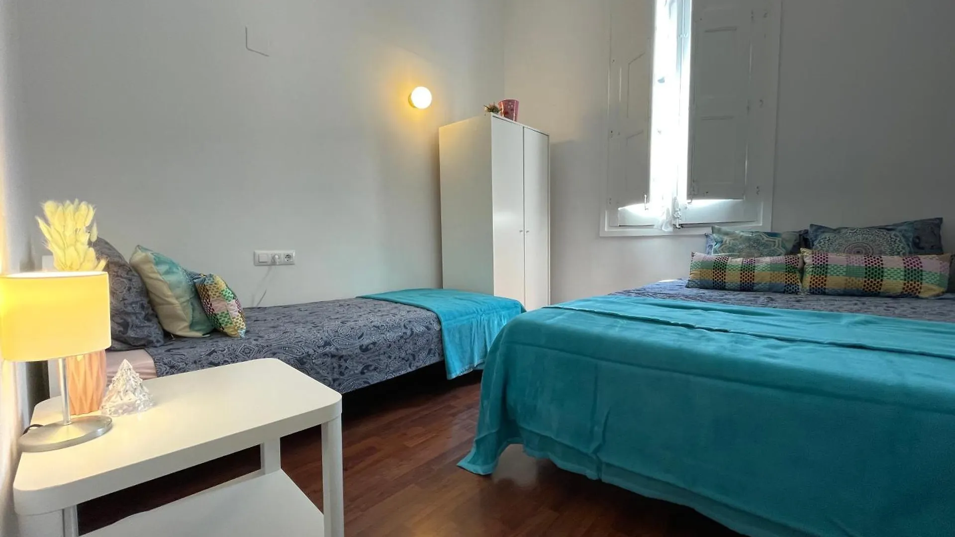 Rooms In Heart Of Gothic Barcelona Hostel