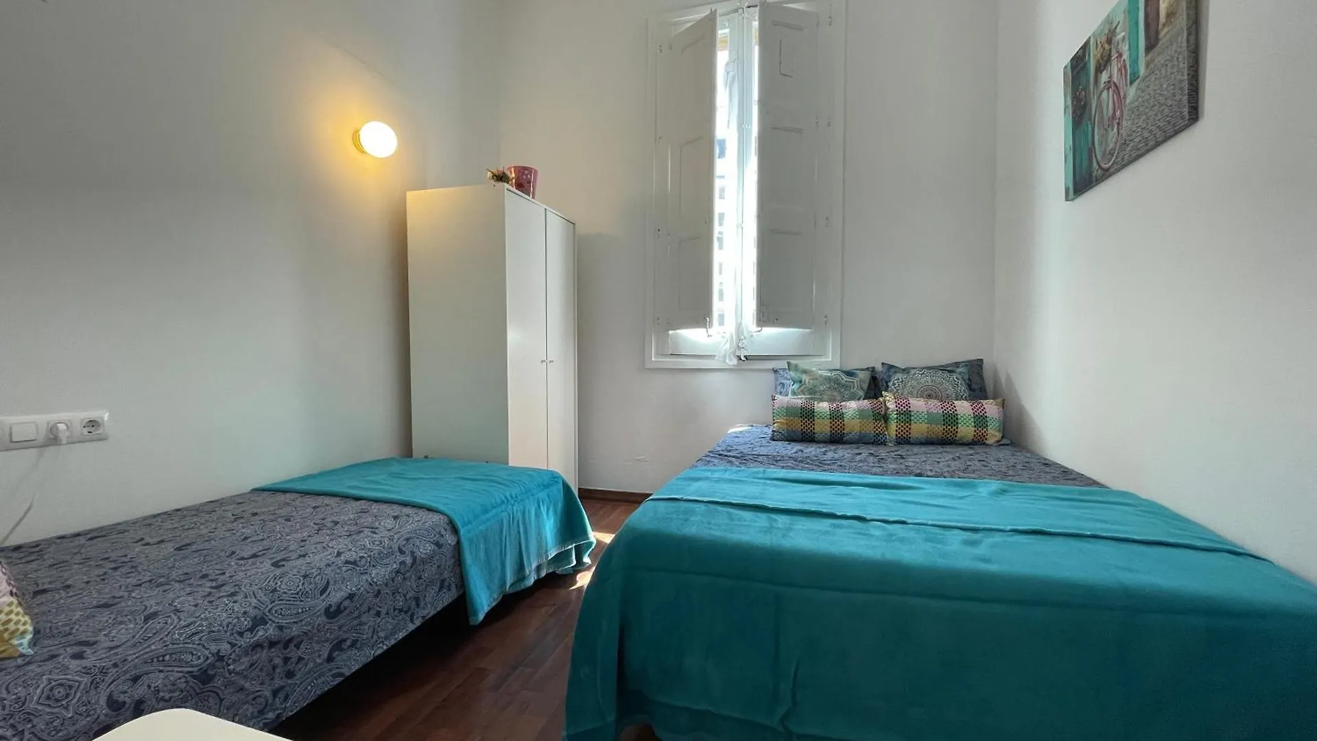Hostel Rooms In Heart Of Gothic Barcelona