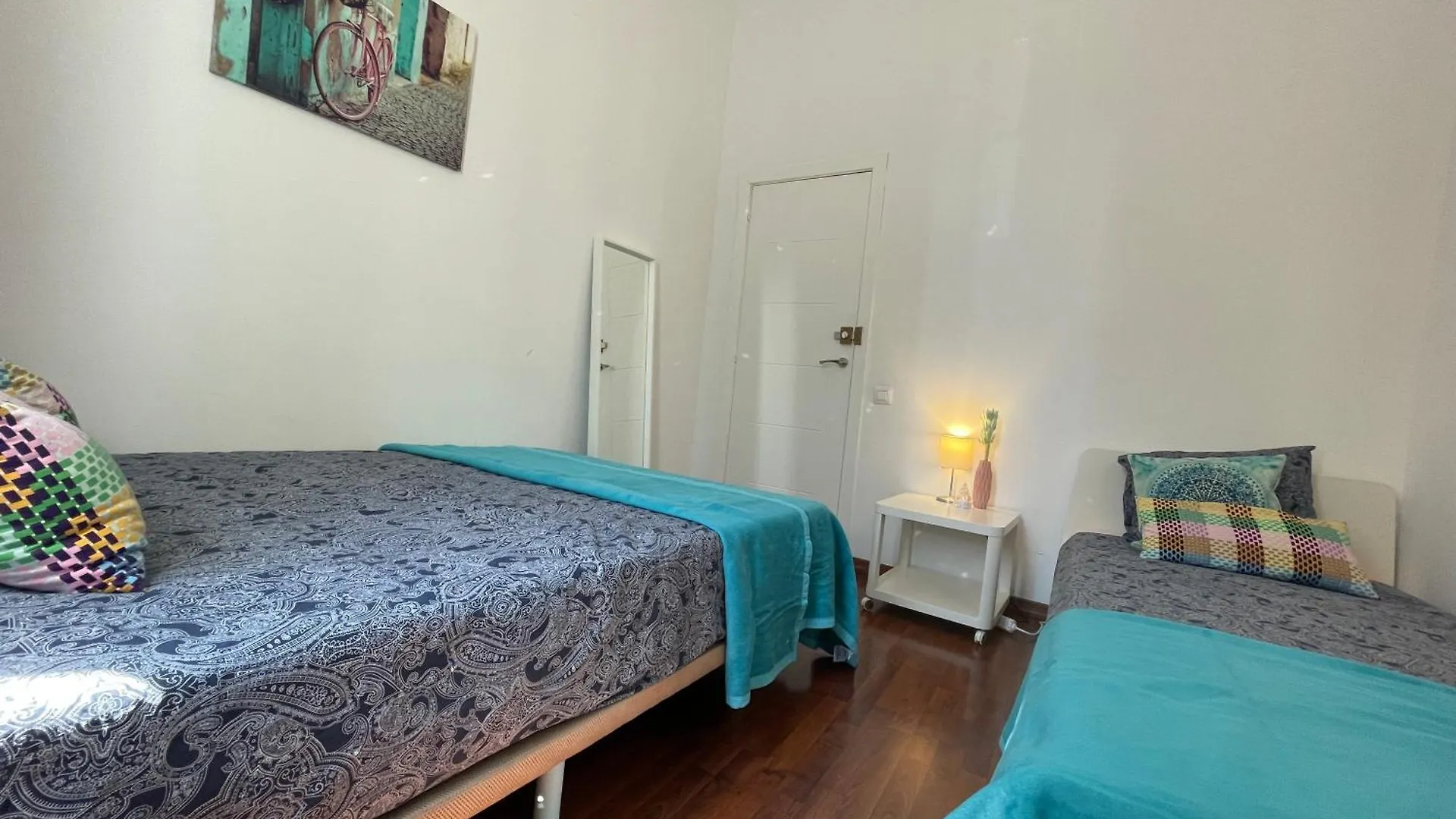 Hostel Rooms In Heart Of Gothic Barcelona