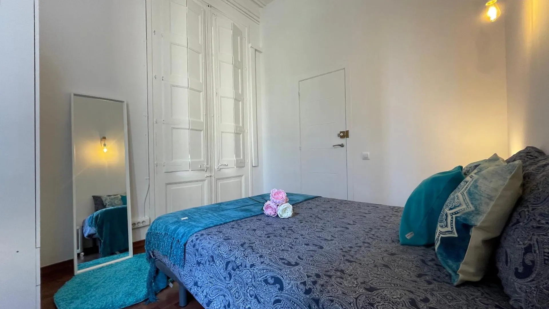 Rooms In Heart Of Gothic Barcelona Spain